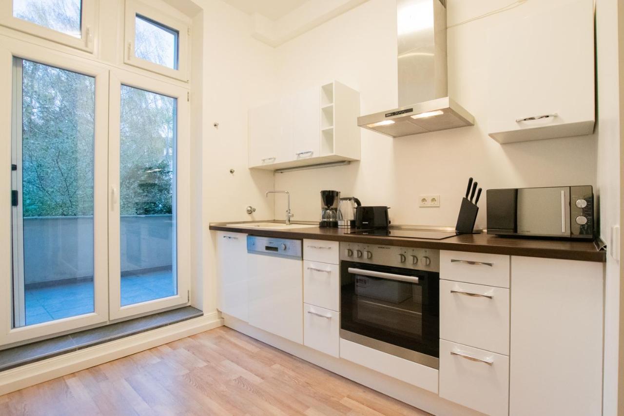 Raj Living - 1 Or 3 Room Apartments - 20 Min Messe Dus And Old Town Dus Dusseldorf Bagian luar foto