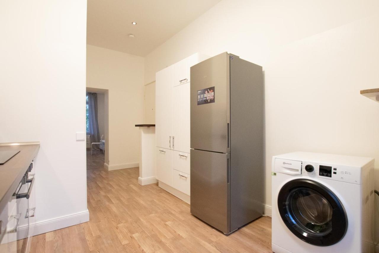 Raj Living - 1 Or 3 Room Apartments - 20 Min Messe Dus And Old Town Dus Dusseldorf Bagian luar foto