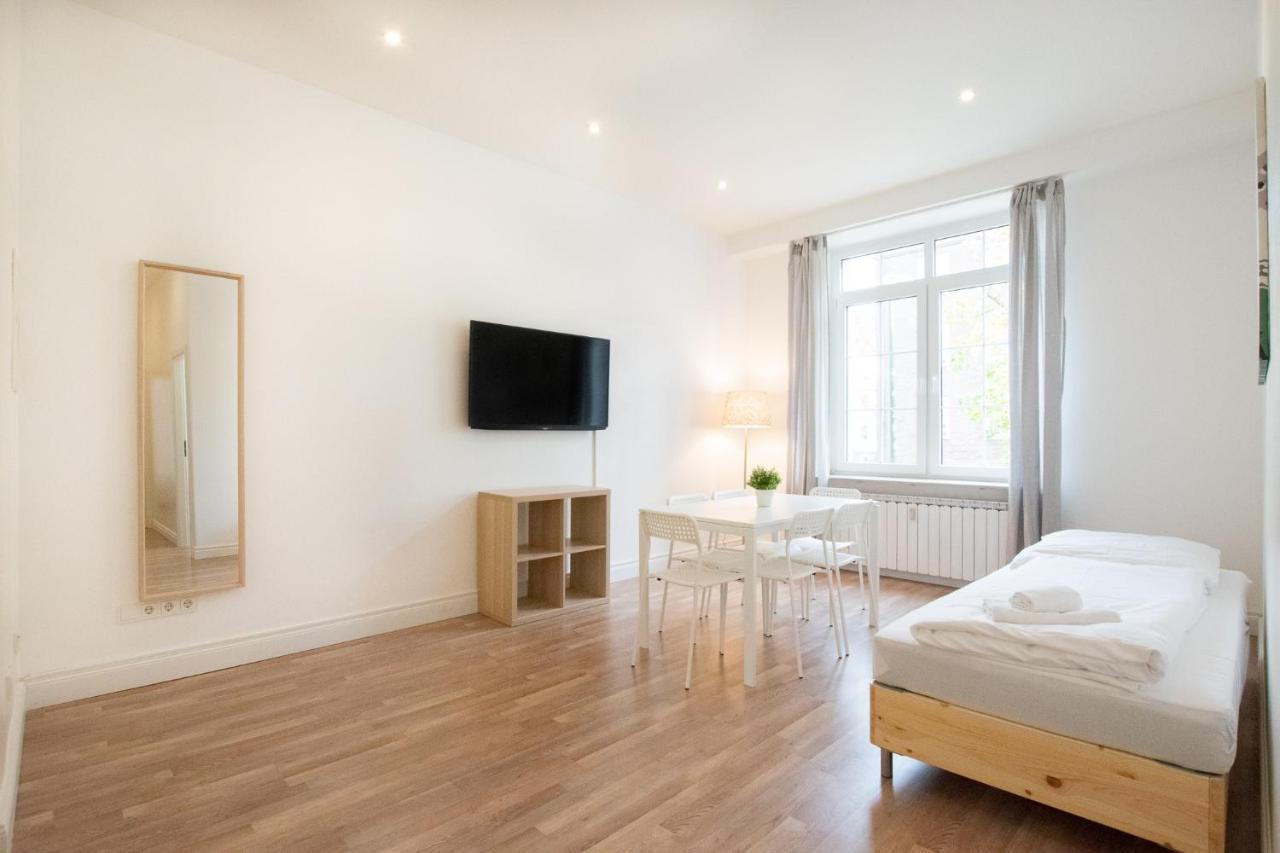 Raj Living - 1 Or 3 Room Apartments - 20 Min Messe Dus And Old Town Dus Dusseldorf Bagian luar foto
