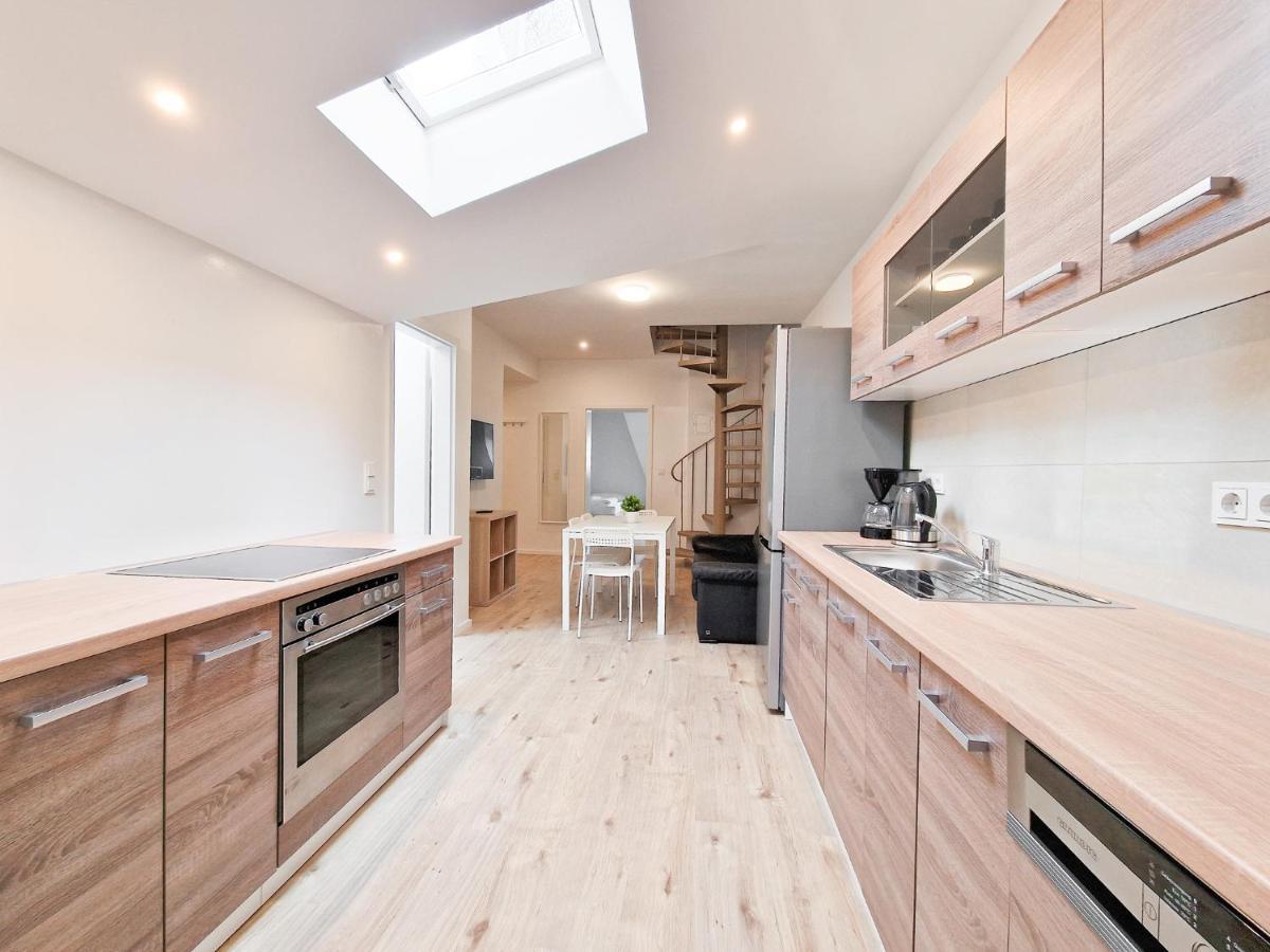 Raj Living - 1 Or 3 Room Apartments - 20 Min Messe Dus And Old Town Dus Dusseldorf Bagian luar foto