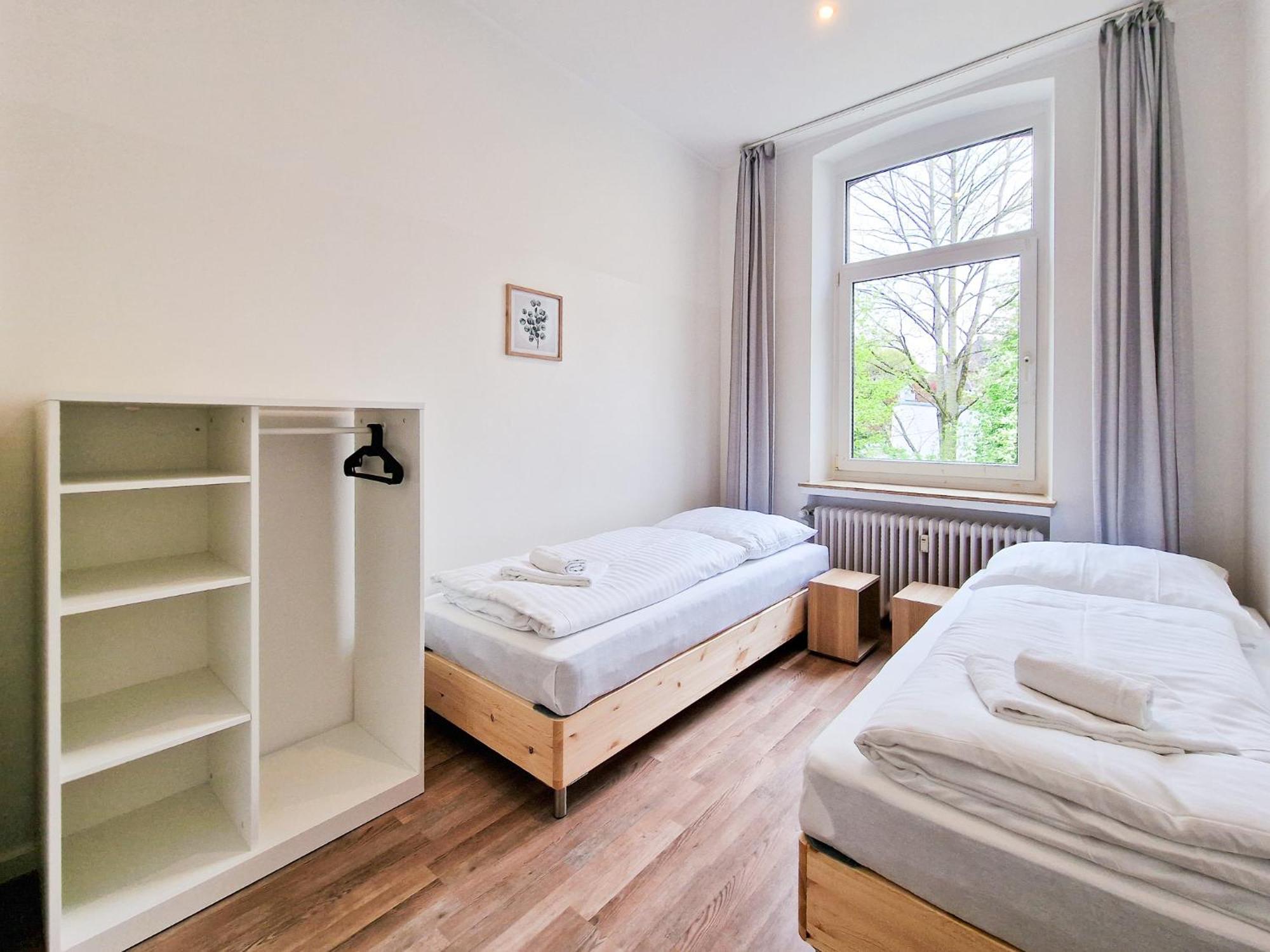 Raj Living - 1 Or 3 Room Apartments - 20 Min Messe Dus And Old Town Dus Dusseldorf Bagian luar foto