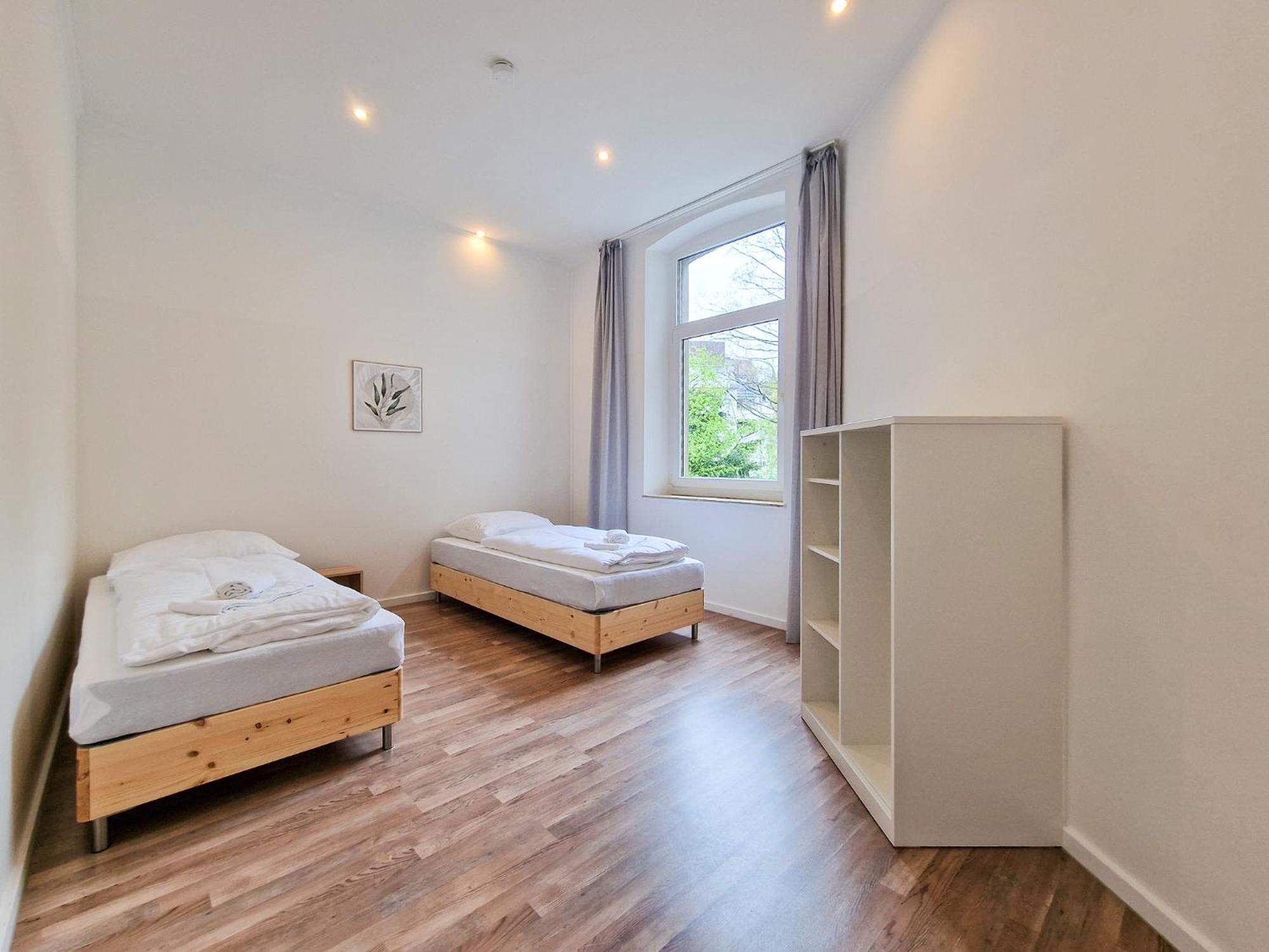 Raj Living - 1 Or 3 Room Apartments - 20 Min Messe Dus And Old Town Dus Dusseldorf Bagian luar foto